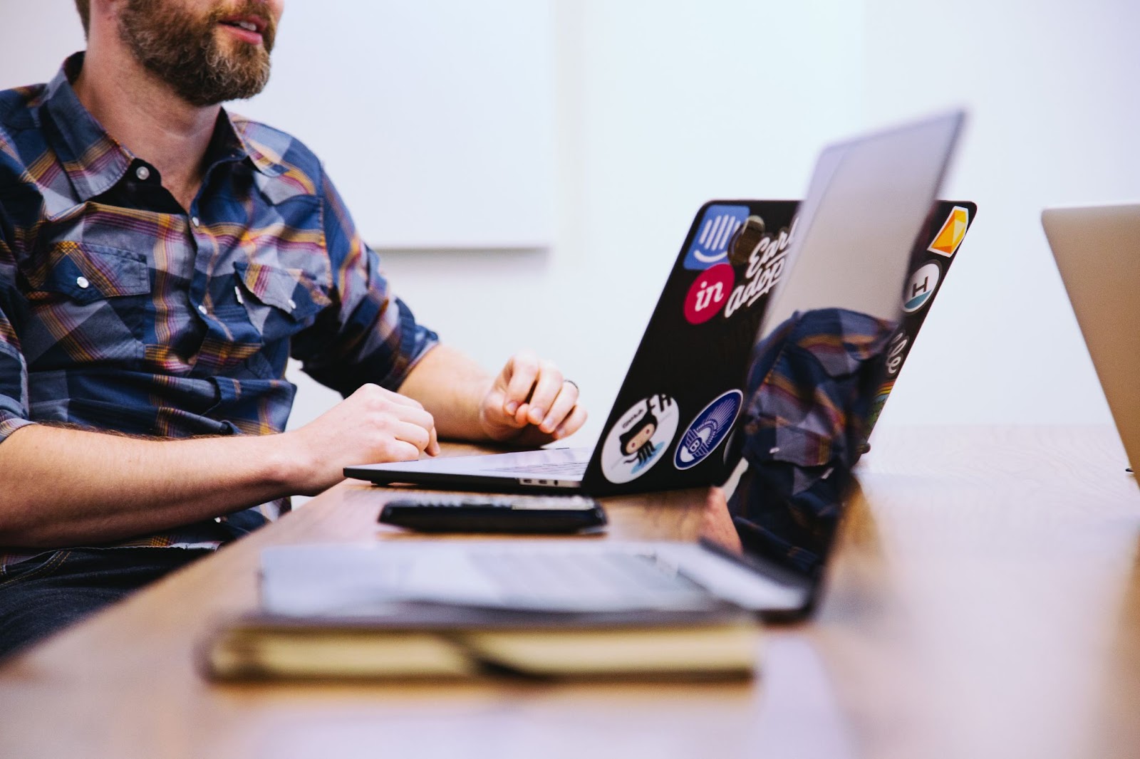 Entenda as principais diferenças entre o Fiverr e o Freelancer.com